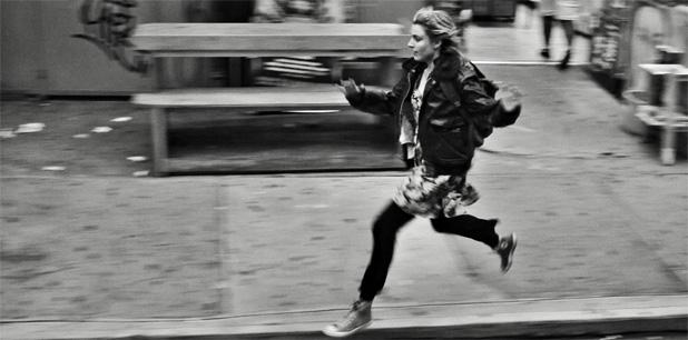 FRANCES HA.- Dirigida por Noah Baumbach. Protagonizada por Greta Gerwig, Mickey Summer, Michael Esper y Adam Driver. Clasificada R. Duración: 86 minutos. FRANCES HA.- Dirigida por Noah Baumbach. Protagonizada por Greta Gerwig, Mickey Summer, Michael Esper y Adam Driver. Clasificada R. Duración: 86 minutos.