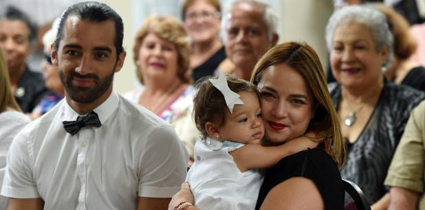 Uno de los rotativos más importantes de España reseña una publicidad con fotos a colores de la niña de madre boricua y padre español. (andre.kang@gfrmedia.com) Uno de los rotativos más importantes de España reseña una publicidad con fotos a colores de la niña de madre boricua y padre español. (andre.kang@gfrmedia.com)