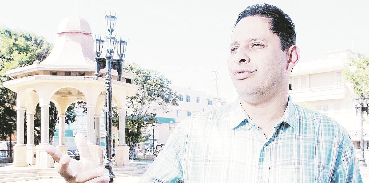 Alcalde de Arecibo insiste en cobrar por recogido de basura