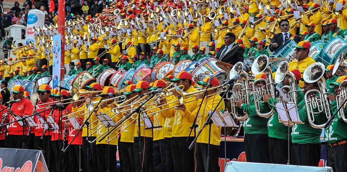 Bolivia: Miles de músicos dedican su festival a la unidad latinoamericana
