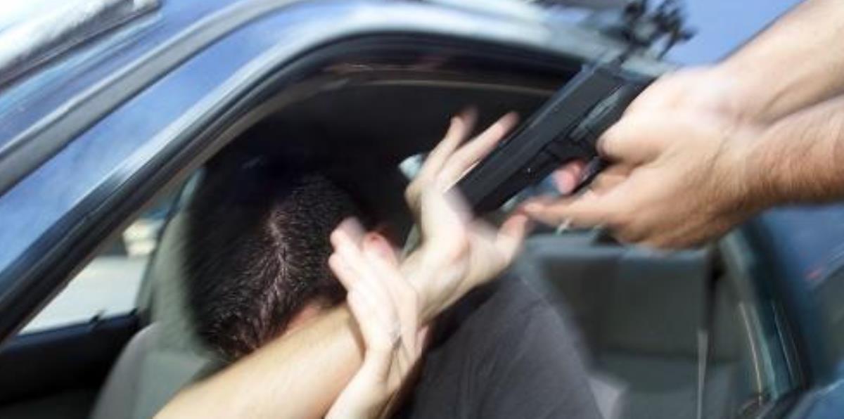 Conductora es víctima de “carjacking” en gasolinera de Carolina - Primera Hora