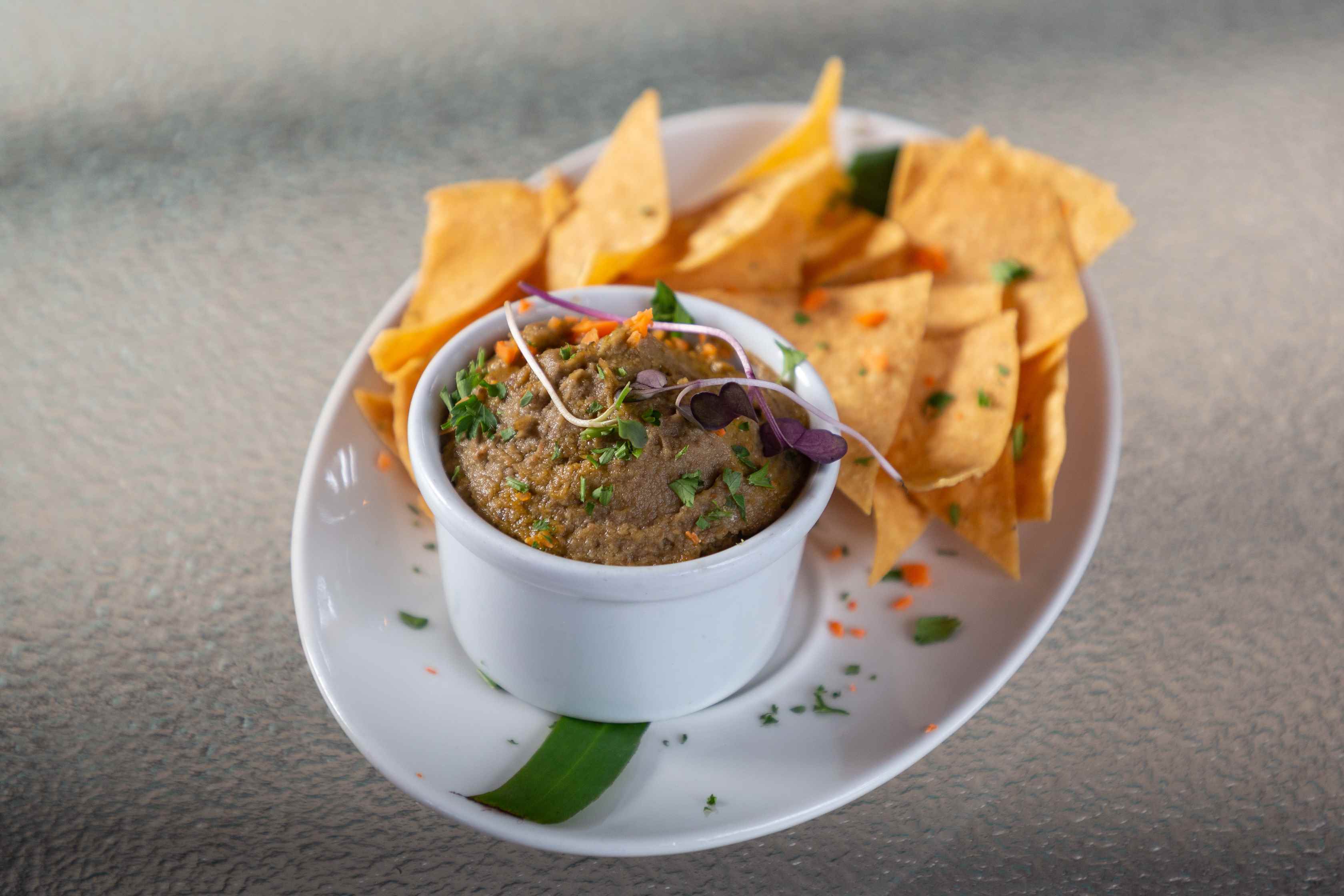 Chef Edgardo Noel se pone navideño en su restaurante