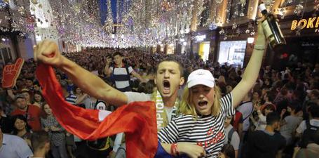 Debaten los derechos de la mujer en Rusia tras el Mundial