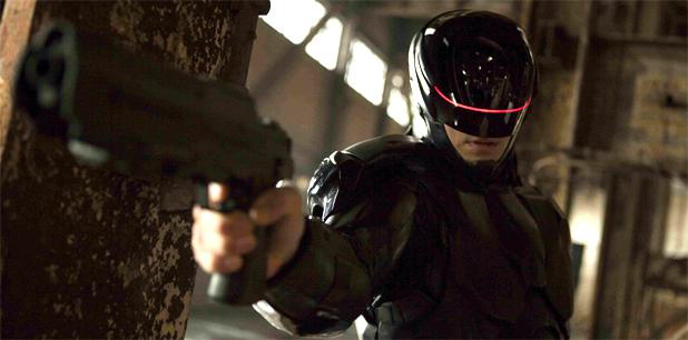 ROBOCOP.- Dirigida por José Padilha. Protagonizada por Joel Kinnaman, Gary Oldman, Michael Keaton, Samuel L. Jackson y Abbie Cornish. Clasificada PG-13. Duración: 118 minutos. ROBOCOP.- Dirigida por José Padilha. Protagonizada por Joel Kinnaman, Gary Oldman, Michael Keaton, Samuel L. Jackson y Abbie Cornish. Clasificada PG-13. Duración: 118 minutos.