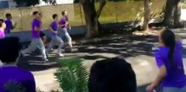 Por eso me gustó tanto el vídeo que se hizo viral en las redes, la pasada semana, en el que un grupo de estudiantes en una escuela en Río Grande, decidieron convertir la carrera en algo muy especial. Por eso me gustó tanto el vídeo que se hizo viral en las redes, la pasada semana, en el que un grupo de estudiantes en una escuela en Río Grande, decidieron convertir la carrera en algo muy especial.